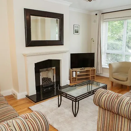 Spacious 4 Bedroom & 4 Bathrooms Galway